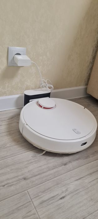 Продам робот пылесос Xiaomi