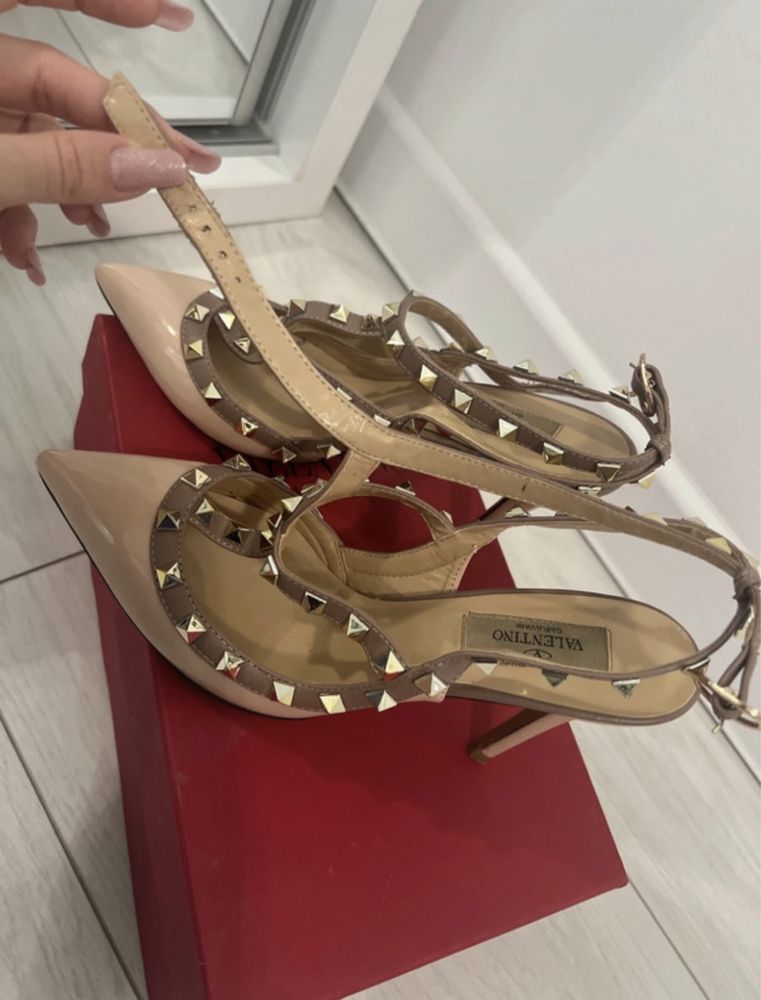 Pantofi stiletto Valentino Garavani