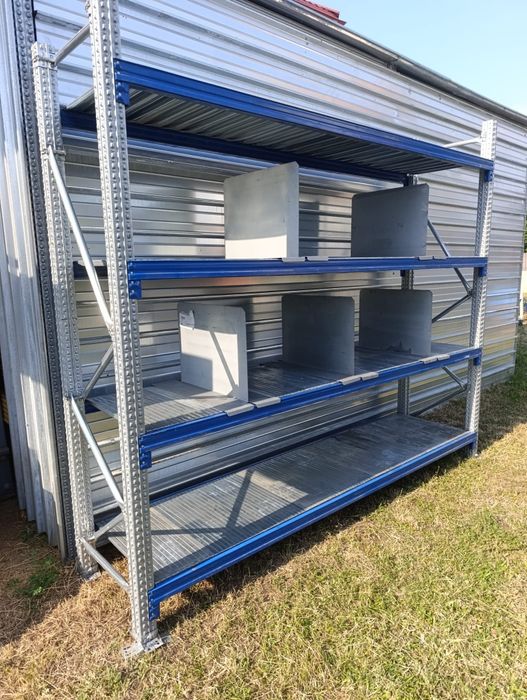 Rafturi metalice pentru depozitare