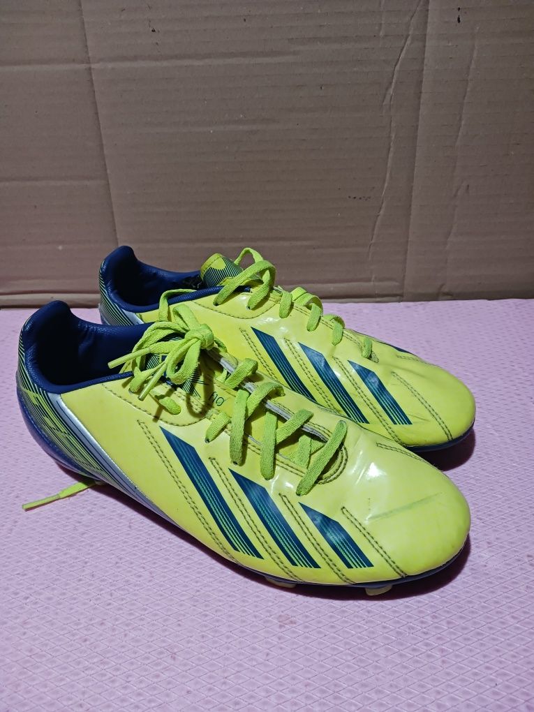 Adidași adidas f50 mărimea 38,5