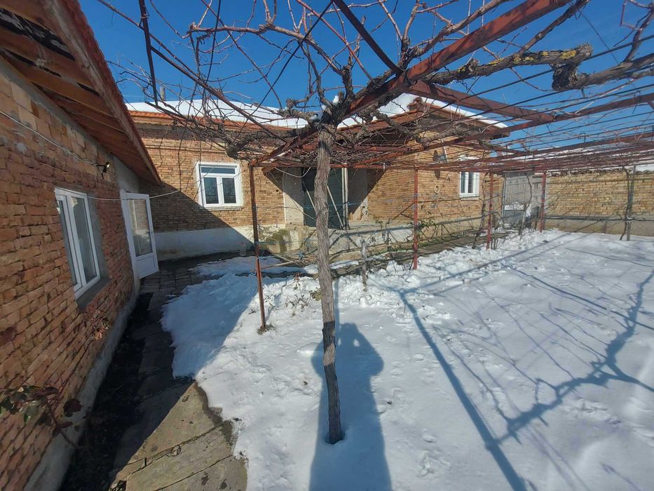 Продава се Къща в с. Пресиян, Област Търговище - 100 кв.м за 281 €/кв.м - Снимка #10