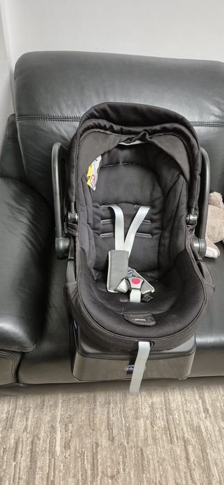 Scoică Chicco cu baza Isofix