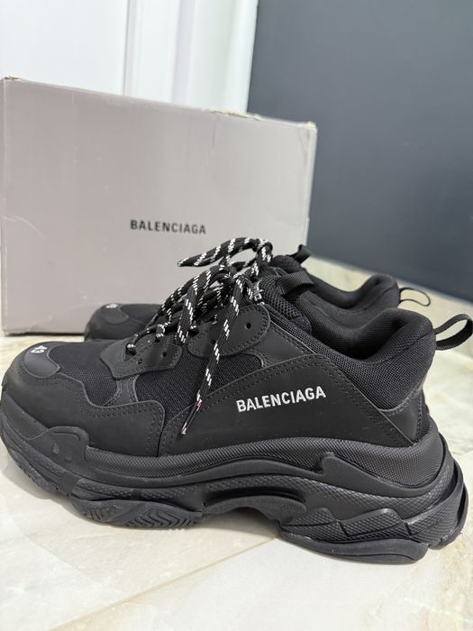Balenciaga Triple s