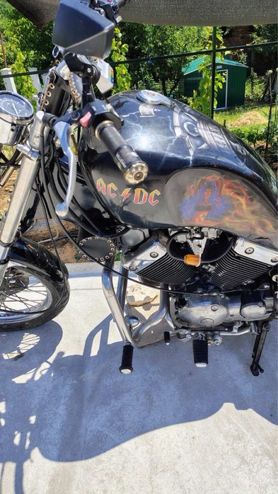 Продавам къстъм мотор Yamaha Virago 400cc. 1999г.