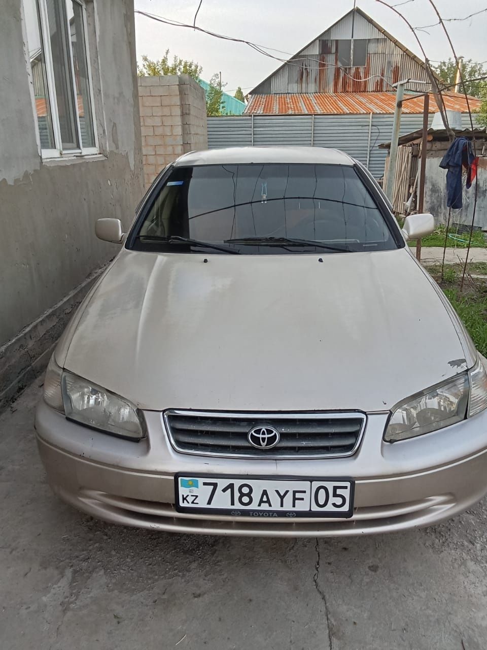 машина Toyota Camry 25