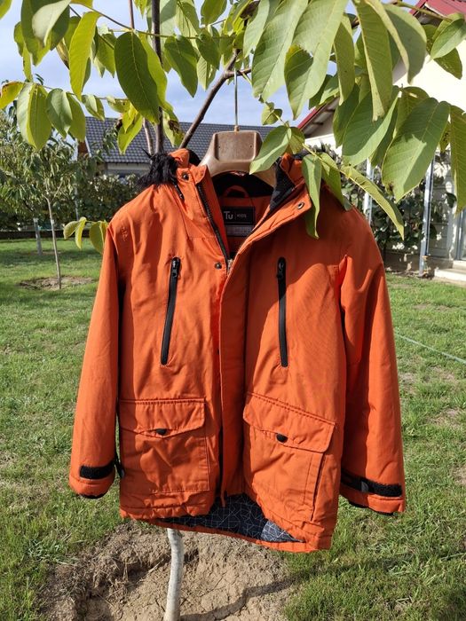 Geacă groasă de iarnă pt băieți 9-10 ani mărimea 134