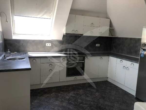 Продава се Тристаен апартамент в Пловдив, Кючук Париж - 110 кв.м за 1659 €/кв.м - Снимка #1