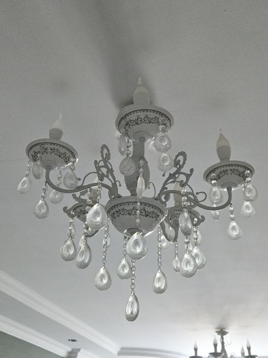 Продам люстры, в хорошем состоянии