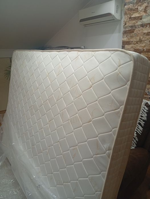 Saltea 140 x 200 x 21 cm noua