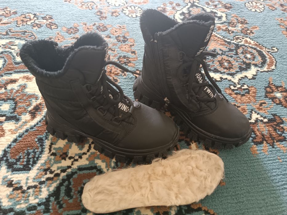 Ботинки 31 размер с мехом. Стелька овчинный натуральный мех.