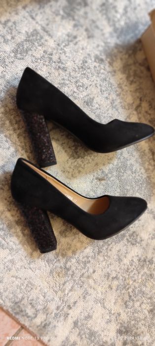 Pantofi mărimea 37