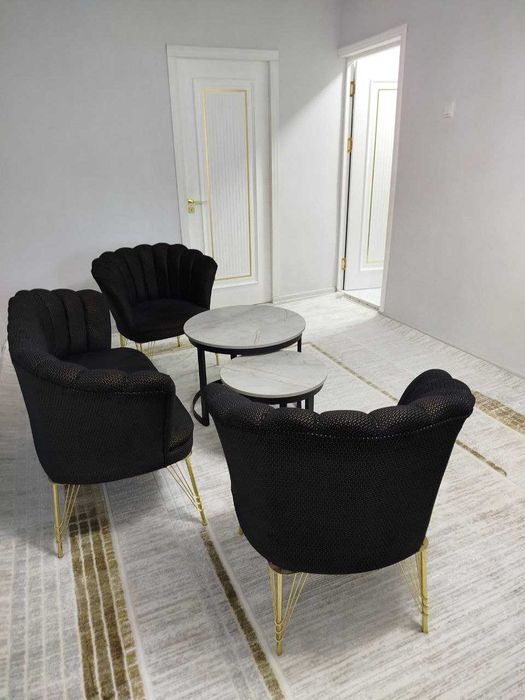 Чирчиқ шаҳрида, 4-микрорайон, 1-этаж, 2 хонали квартира.