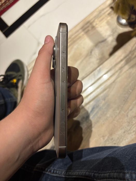 Vand iphone 16 pro baterie 100% si are garantie