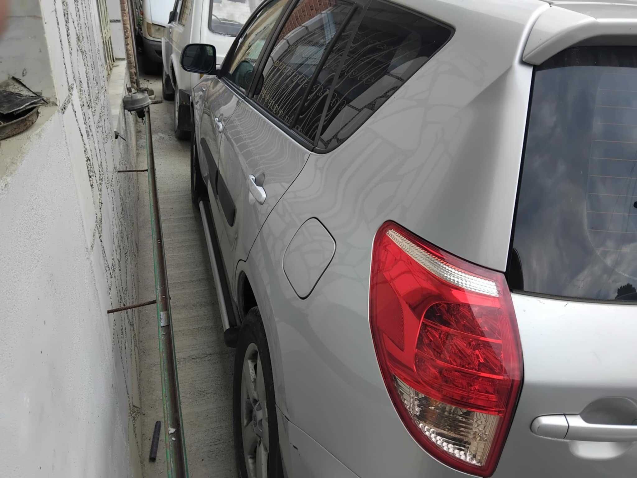 Продавам Toyota Rav 4
