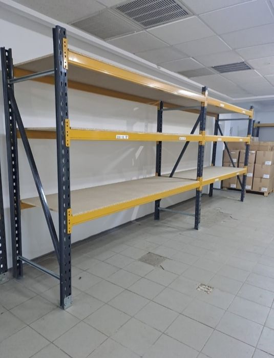 Rafturi pentru depozitare