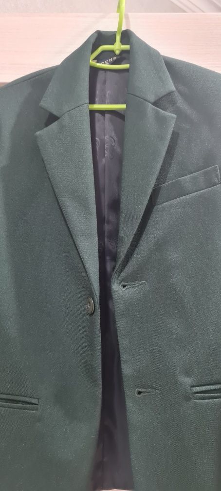 Пиджак зелёный школьный( 8 шк)