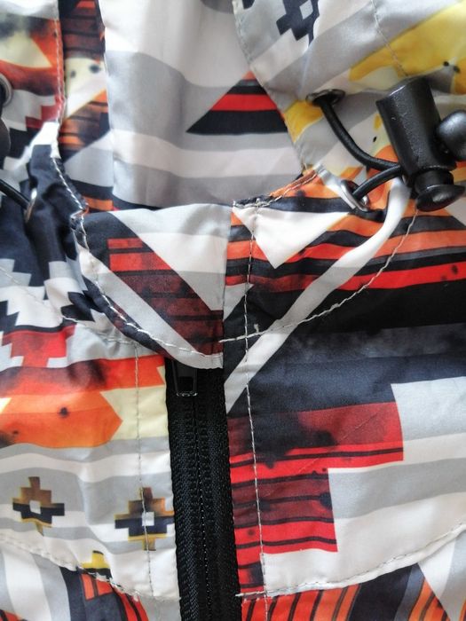 Яке ветровка с качулка