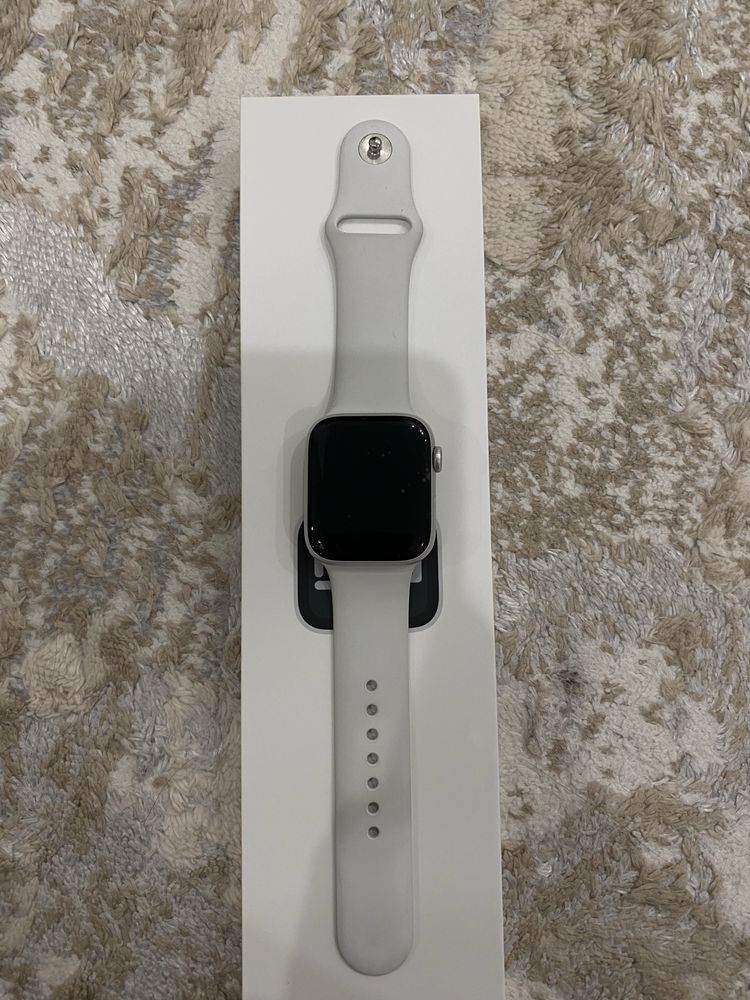 Apple Watch SE 44