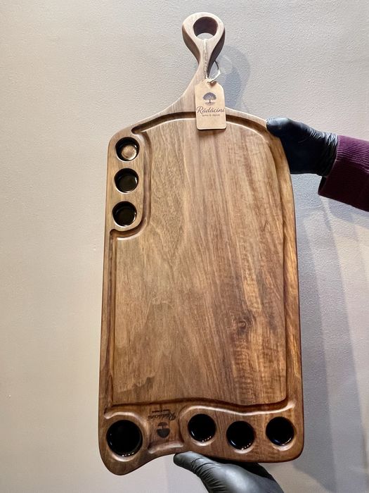 Realizez platouri din lemn masiv+rășină