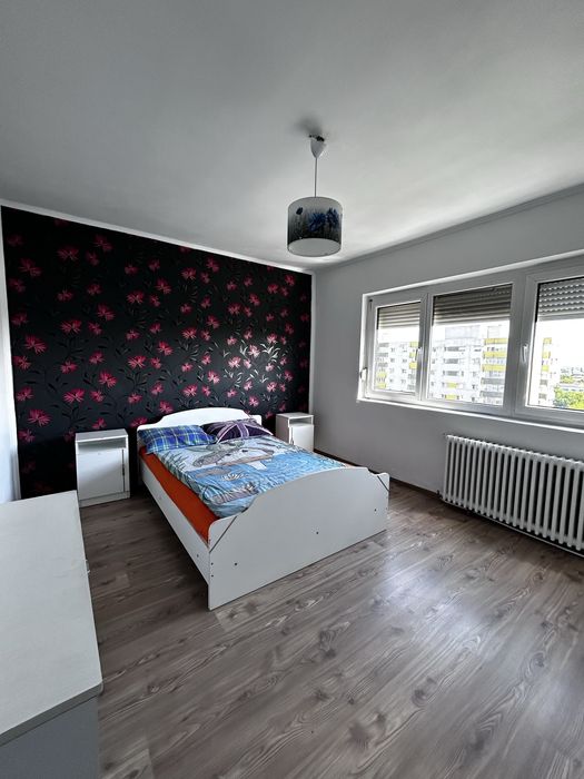 Apartament cu 3 camere de vanzare in micro 16