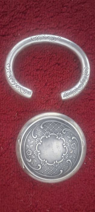 продам браслет старинный  и пудриница  антиквариат