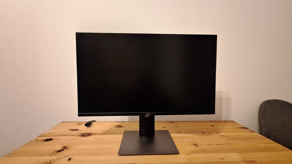 Monitor Dell P2719H 27″ IPS Full HD – stare bună, reglabil