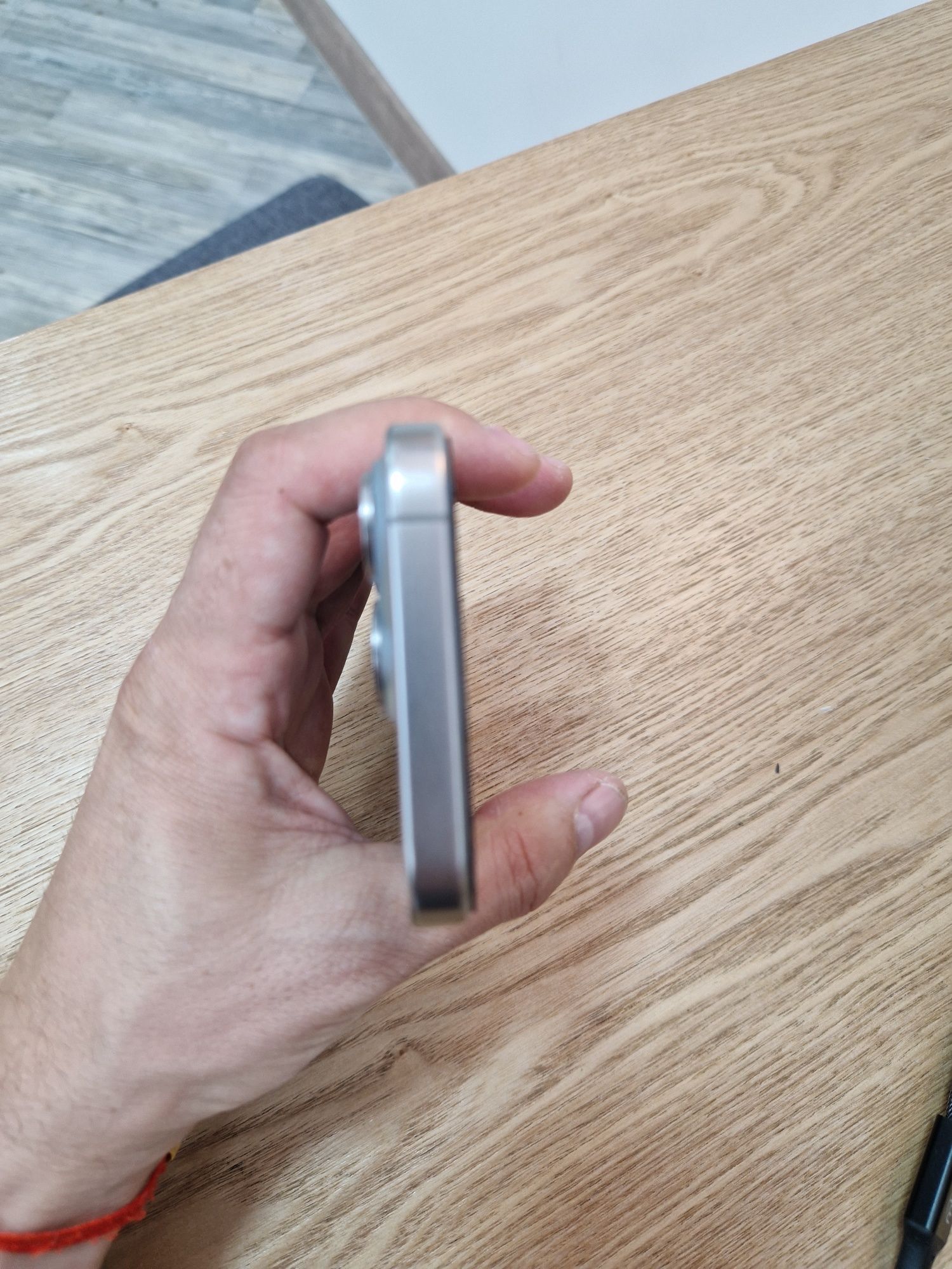 Продам iphone 15 pro 256