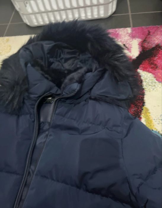 Geaca bleumarin cu puf si gluga detasabila