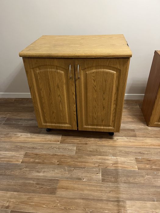 Отдам куханный шкаф, дарам………………………………………………………………………………………………………………..