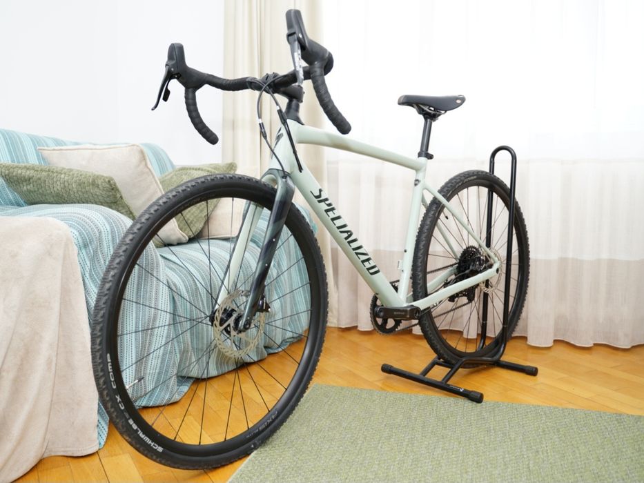 Bicicleta gravel cu suspensie integrata Specialized Diverge Comp E5