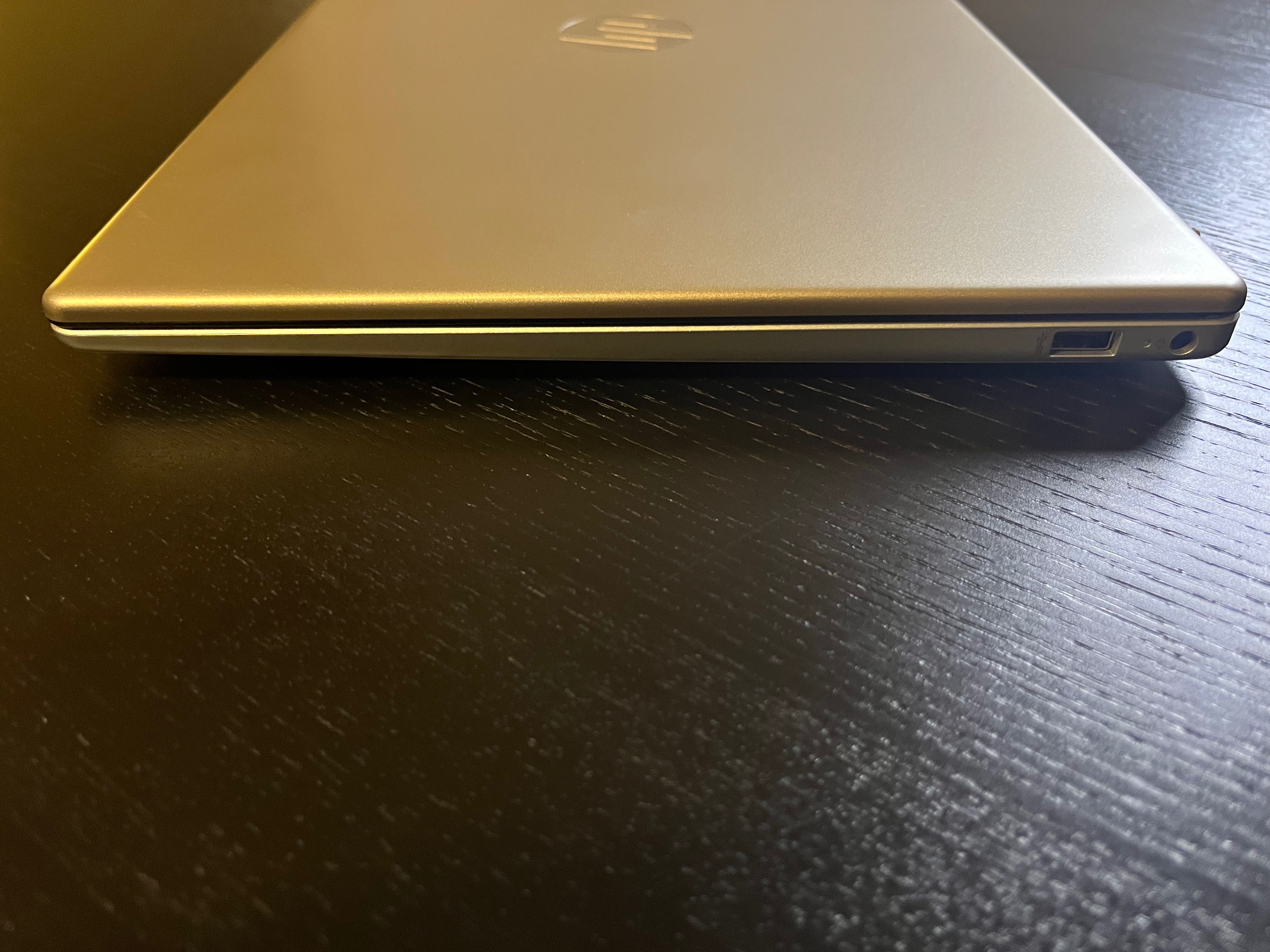 Laptop HP ca nou de vânzare -preț excelent!