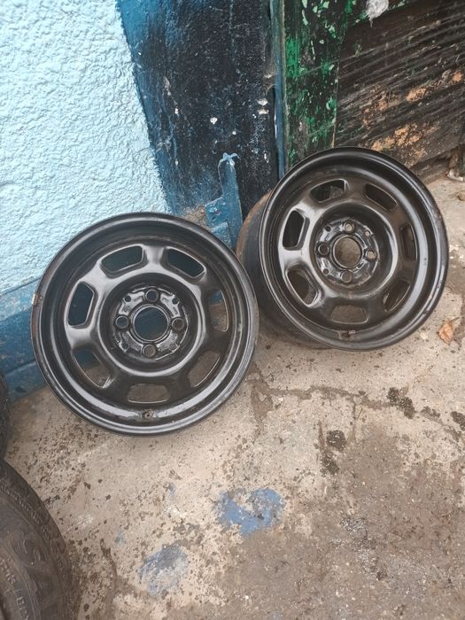 Jenti pe 15 si pe 16 pret 250ron perechea