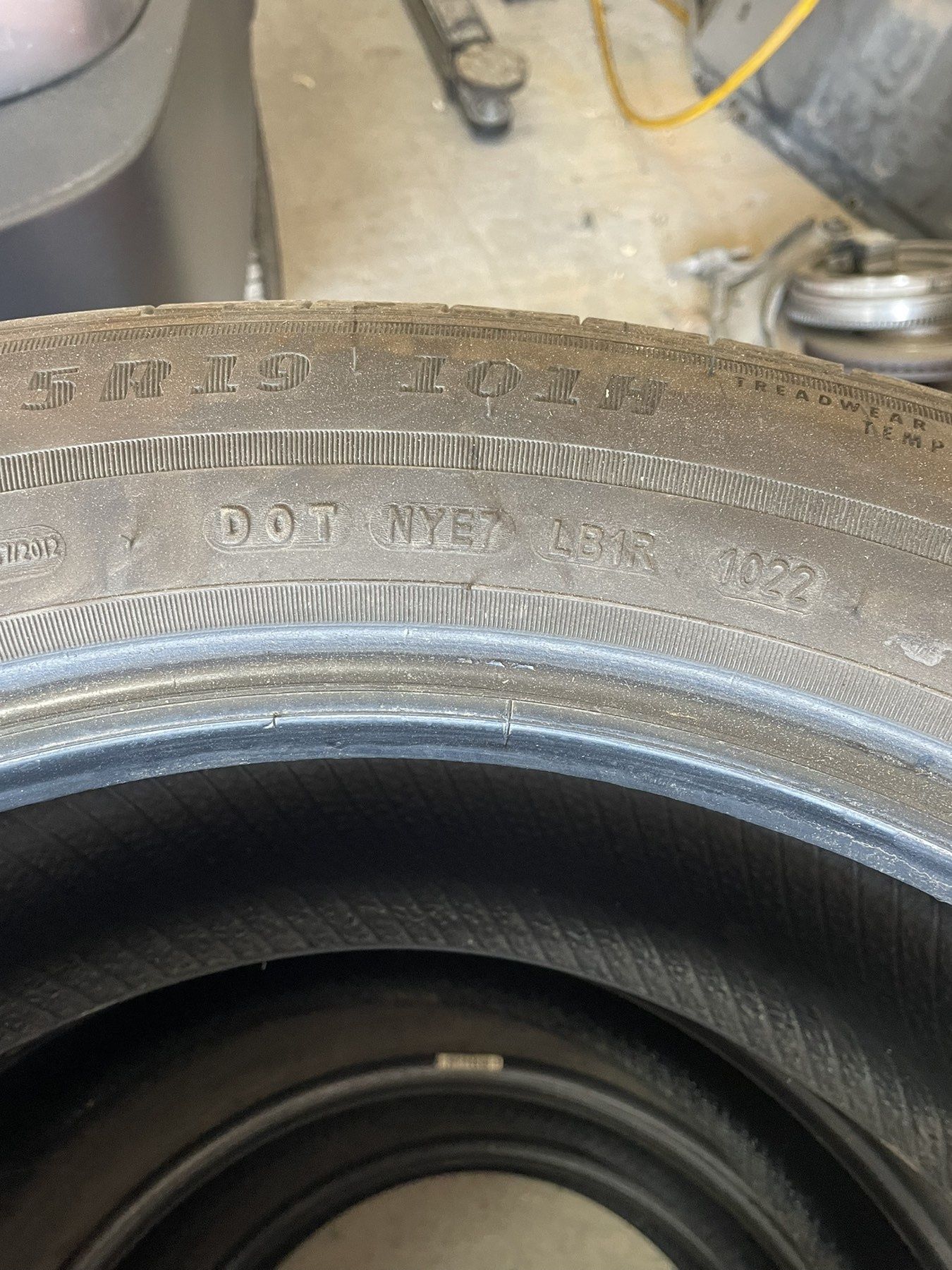 гумu 235 /55 / R19 Goodyear