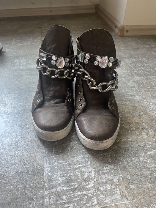Vand adidasi vintage piele marimea 39
