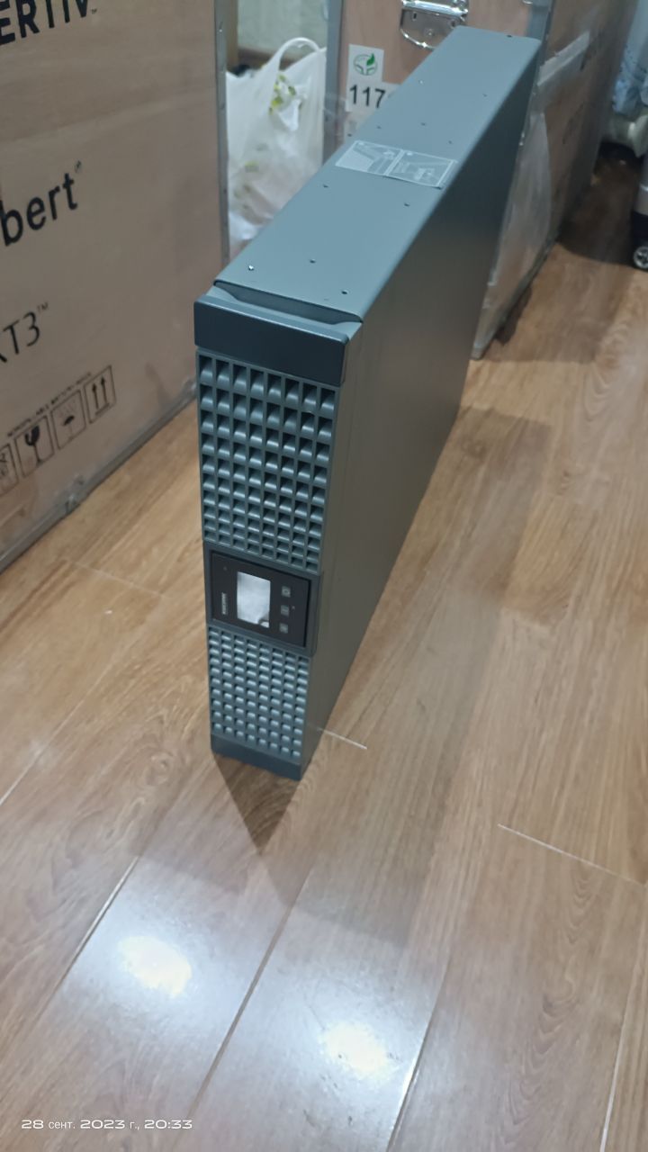 Продаю UPS NRT2-U3300