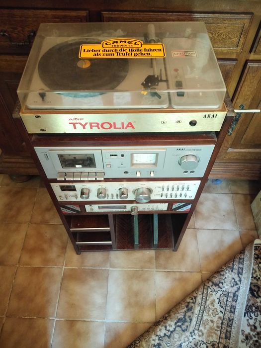 Vând turn HI-FI complet pentru cunoscatori