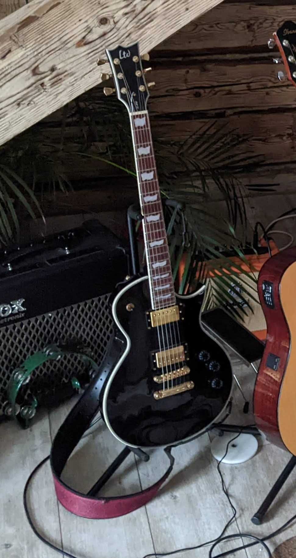Pachet chitara electrica ESP LTD EC-256 BLK + pedala Mooer
