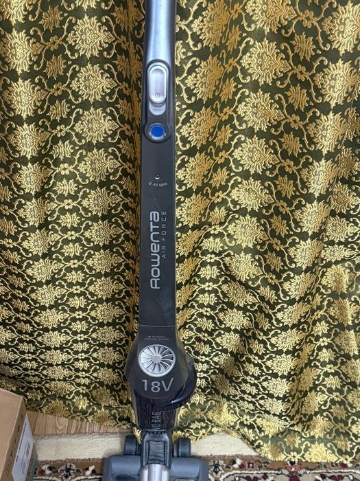 Пылесос серый новый