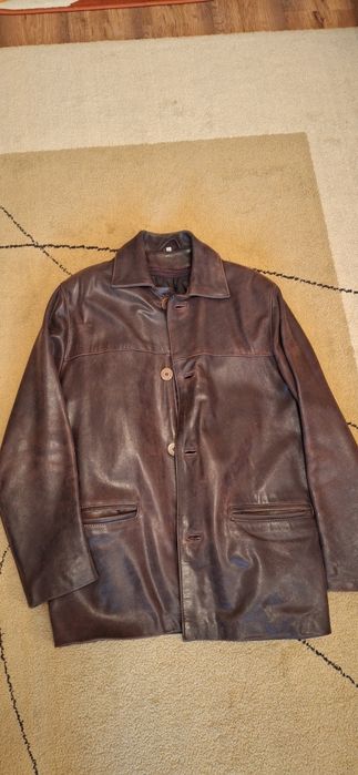 Haine și cojoc piele