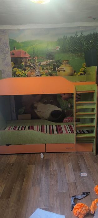 Продам двухъярусную кровать