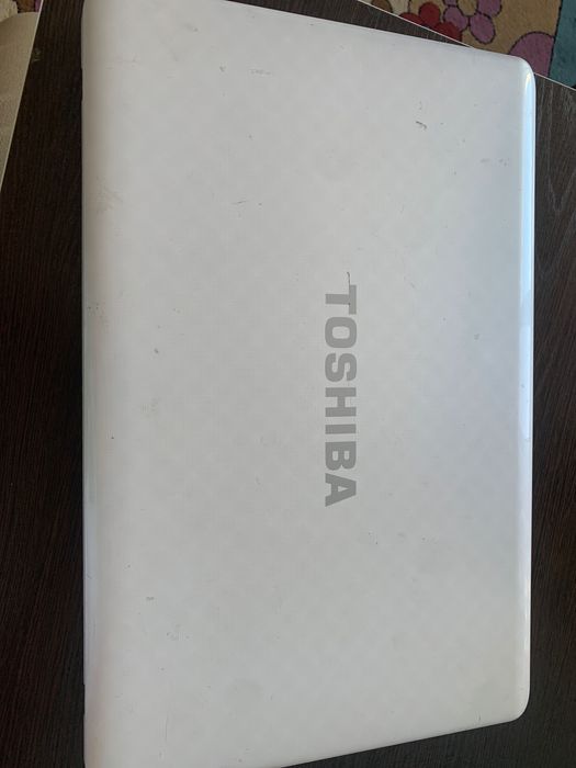 Ноутбук  TOSHIBA
