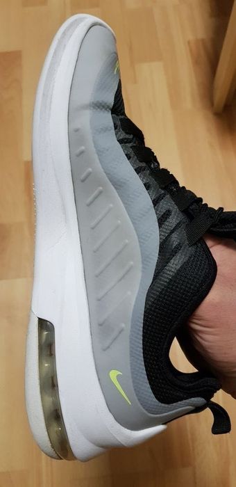 Nike Air Max Axis 42.5
