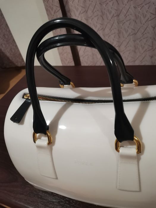 Чанта Furla еко лак бяла