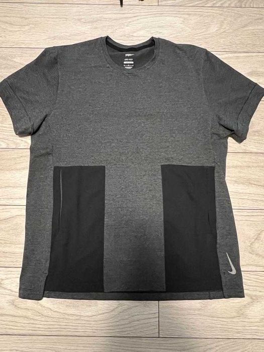 Compleu/Trening gri inchis Nike marimea M (3 piese)