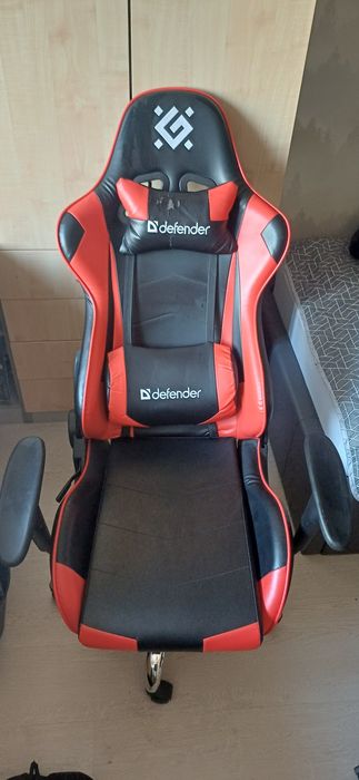 Игровое кресло DEFENDER в отличном состоянии!