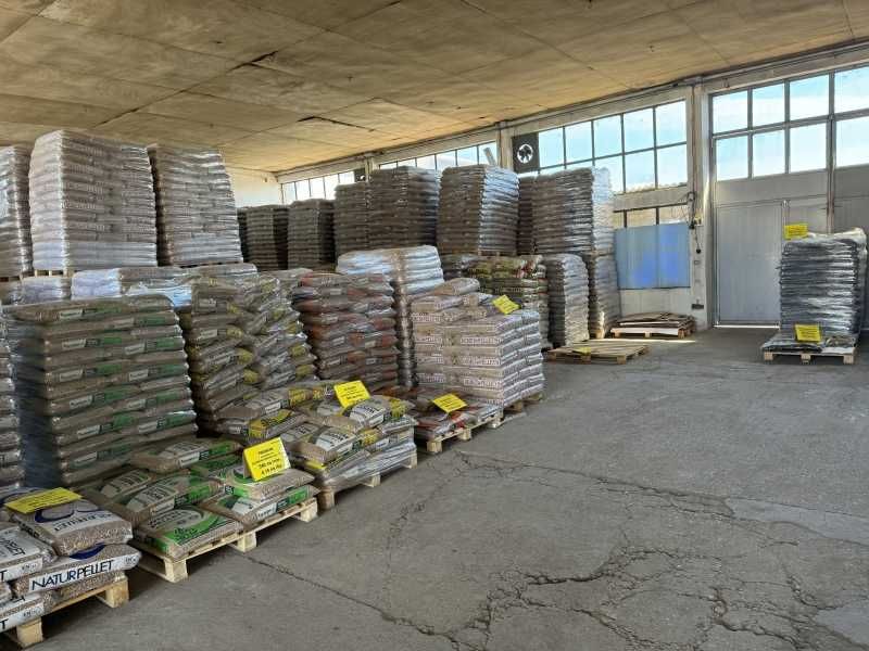 Продава се Промишлена сграда в с. Ресен, Област Велико Търново - 5726 кв.м за 197 €/кв.м - Снимка #9