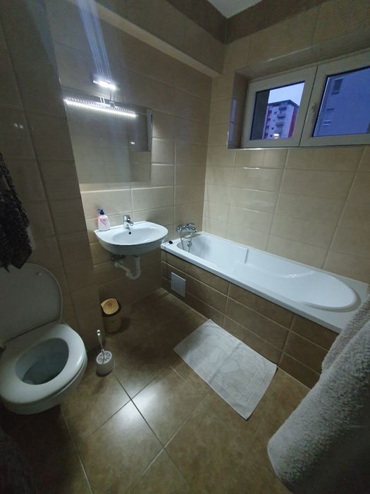 Închiriez apartament în regim hotelier