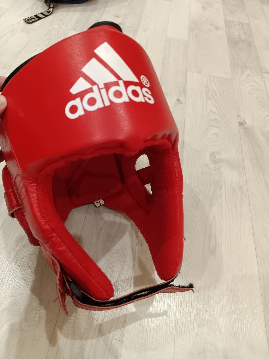 Боксерский шлем в отличном состоянии