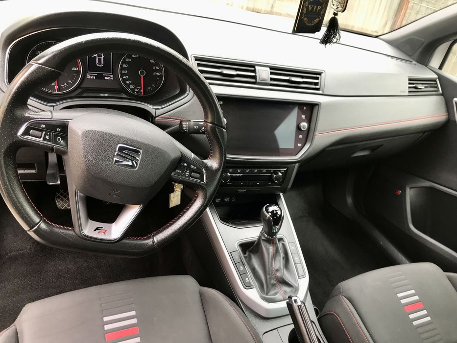 Vând Seat Arona.