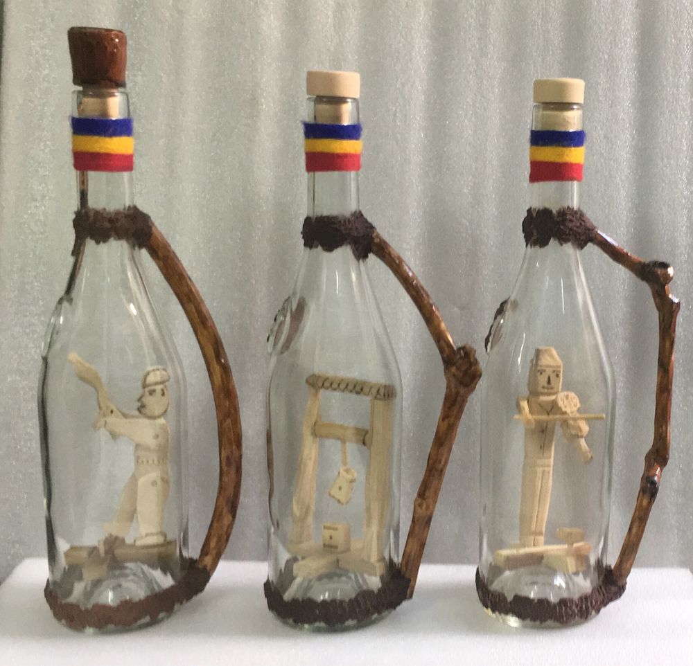 Sticle artizanale cu sculptura interioara pt palinca. Maramures Cadou